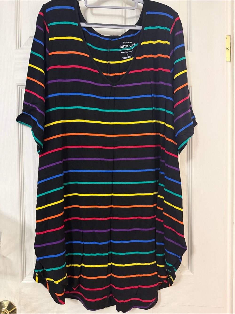 Torrid Black Rainbow Stripe V-Neck Super Soft Tunic Sz 4, 4X, 26